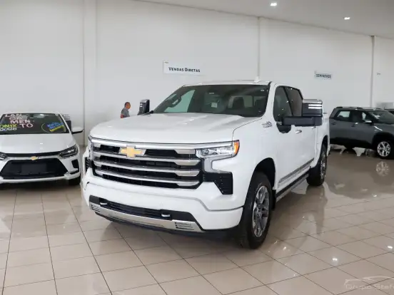 CHEVROLET-SILVERADO-5.3 V8 GASOLINA 1500 HIGH COUNTRY 4X4 AUTOMÁTICO CHEVROLET-SILVERADO-2025