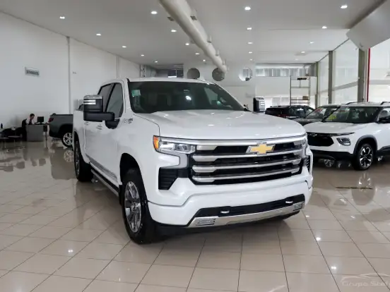 CHEVROLET-SILVERADO-5.3 V8 GASOLINA 1500 HIGH COUNTRY 4X4 AUTOMÁTICO CHEVROLET-SILVERADO-2025