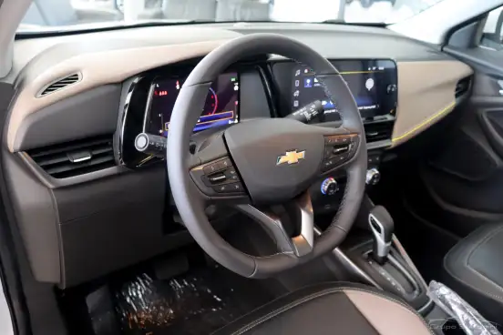 CHEVROLET-TRACKER-2025