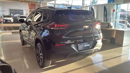 CHEVROLET-TRACKER-2023
