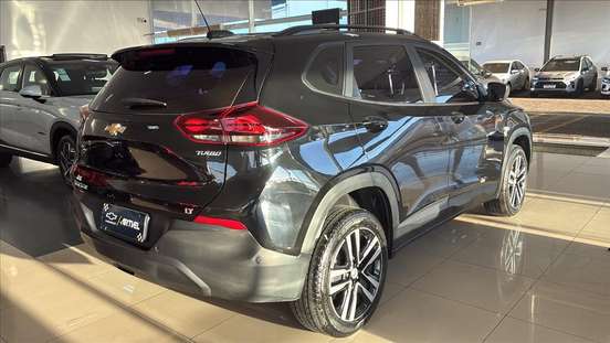 CHEVROLET-TRACKER-2023