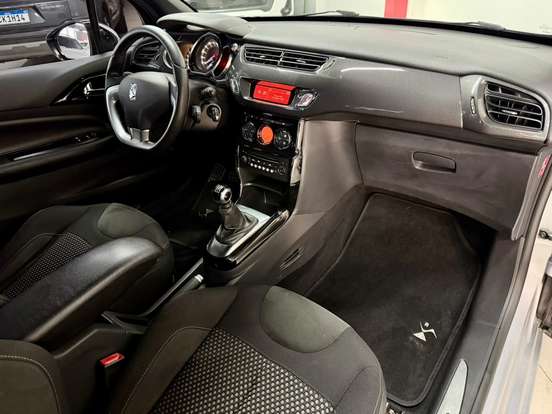 CITROËN-DS3-2013