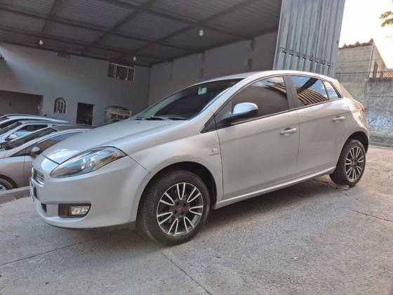 FIAT BRAVO 1.8 ESSENCE 16V FLEX 4P AUTOMATIZADO