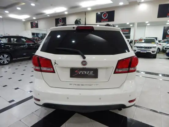 FIAT-FREEMONT-2013