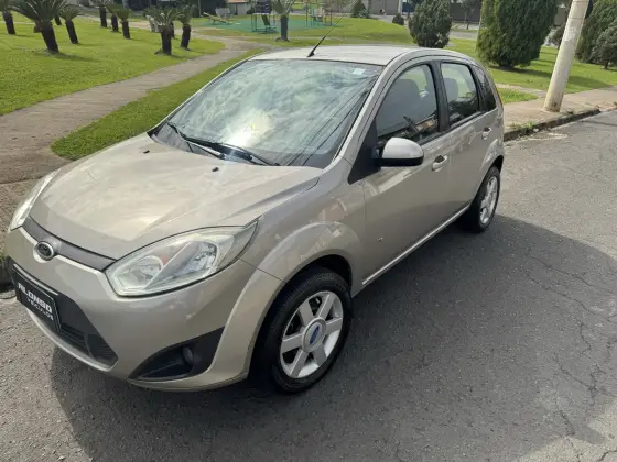 FORD FIESTA 1.6 ROCAM HATCH 8V FLEX 4P MANUAL