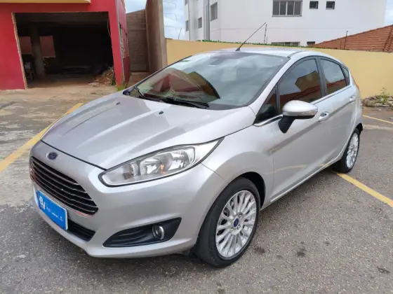 FORD FIESTA 1.6 TITANIUM HATCH 16V FLEX 4P POWERSHIFT FORD FIESTA 1.6 TITANIUM HATCH 16V FLEX 4P POWERSHIFT