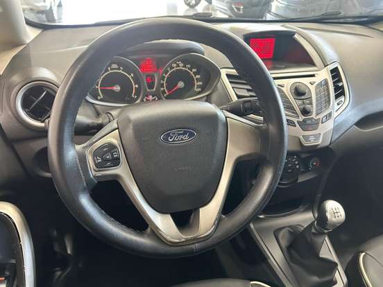 FORD-FIESTA-2012