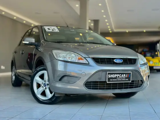 FORD FOCUS 2.0 GLX SEDAN 16V GASOLINA 4P AUTOMÁTICO FORD FOCUS 2.0 GLX SEDAN 16V GASOLINA 4P AUTOMÁTICO