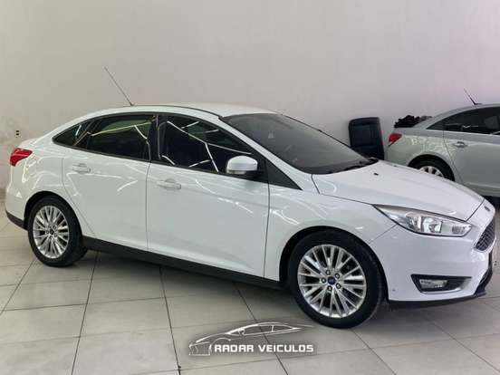 FORD-FOCUS-2.0 SE 16V FLEX 4P POWERSHIFT FORD-FOCUS-2015