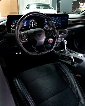 FORD-MUSTANG-2025