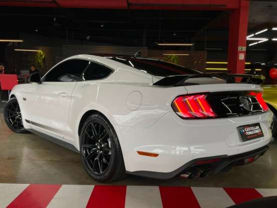 FORD-MUSTANG-2019