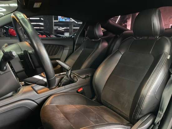 FORD-MUSTANG-2019