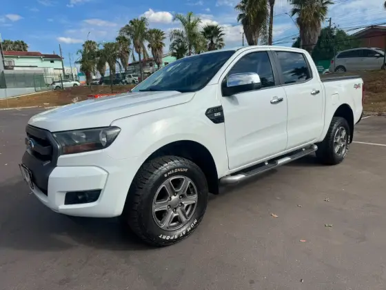 FORD RANGER 2.2 XLS 4X4 CD 16V DIESEL 4P AUTOMÁTICO