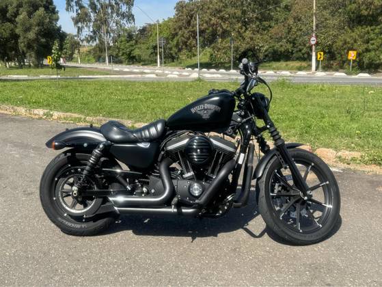 HARLEY-DAVIDSON SPORTSTER IRON 883 