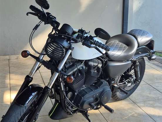 HARLEY-DAVIDSON-SPORTSTER XL 883 R HARLEY-DAVIDSON-SPORTSTER XL 883 R-2008