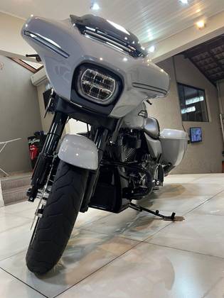 HARLEY-DAVIDSON STREET GLIDE 