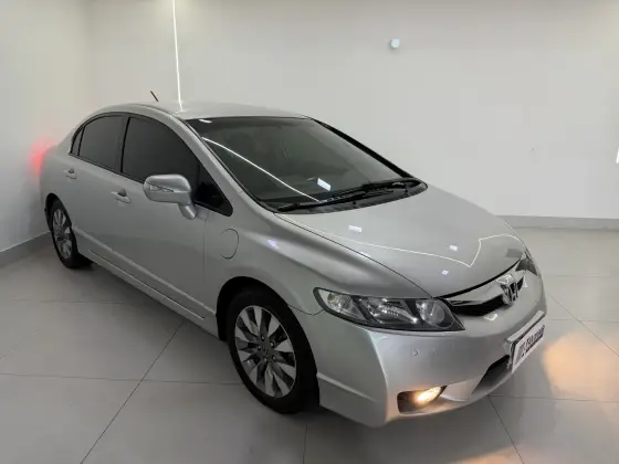 HONDA CIVIC 1.8 LXL 16V FLEX 4P AUTOMÁTICO HONDA CIVIC 1.8 LXL 16V FLEX 4P AUTOMÁTICO