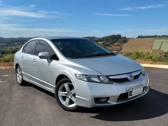 HONDA CIVIC 1.8 LXS 16V FLEX 4P AUTOMÁTICO HONDA CIVIC 1.8 LXS 16V FLEX 4P AUTOMÁTICO