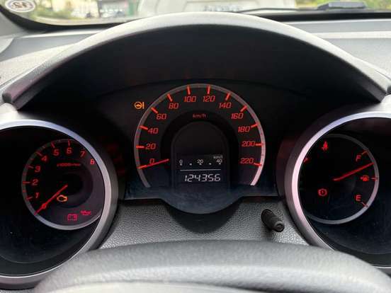 HONDA-FIT-2009