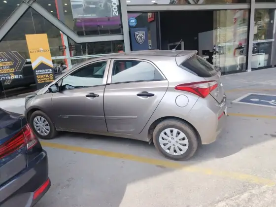 HYUNDAI HB20 1.0 UNIQUE 12V FLEX 4P MANUAL