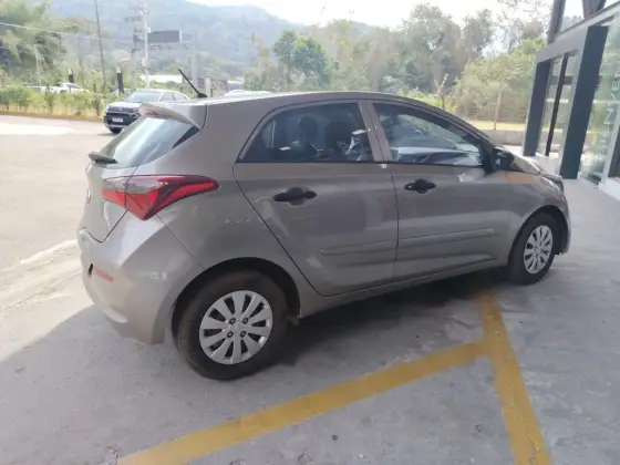 HYUNDAI HB20 1.0 UNIQUE 12V FLEX 4P MANUAL