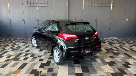 HYUNDAI-HB20-1.6 PREMIUM 16V FLEX 4P MANUAL HYUNDAI-HB20-2013