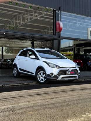 HYUNDAI-HB20X-1.6 16V STYLE FLEX 4P MANUAL HYUNDAI-HB20X-2014