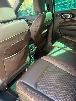JEEP-COMMANDER-2023