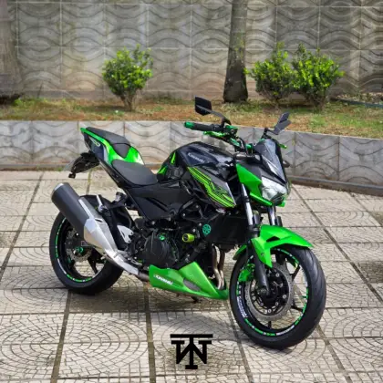 KAWASAKI Z400 
