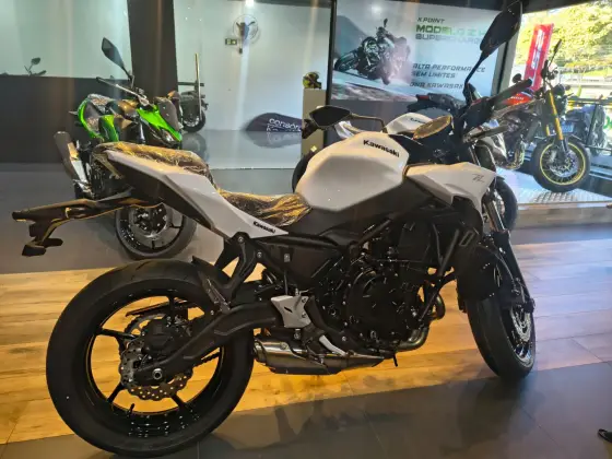 KAWASAKI Z650 ABS 