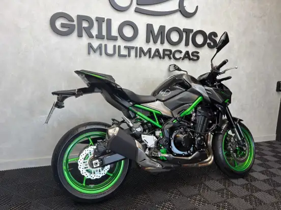 KAWASAKI-Z900-2023
