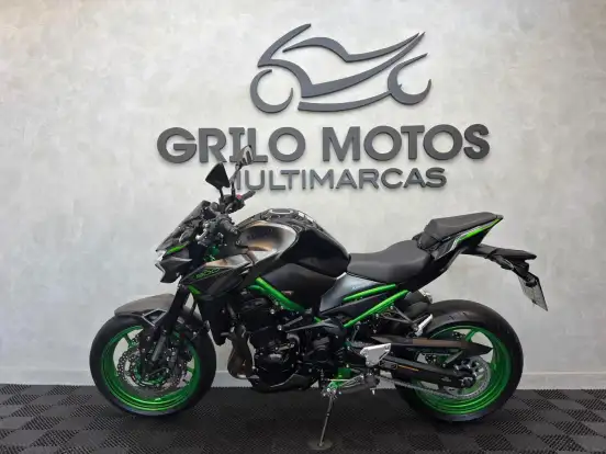 KAWASAKI-Z900-2023
