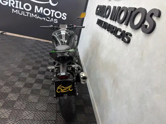 KAWASAKI-Z900-2023