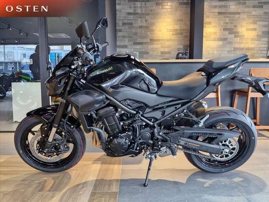 KAWASAKI-Z900-2026