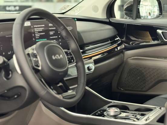 KIA-CARNIVAL-2024