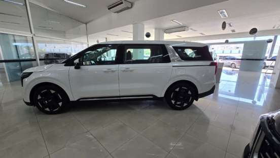 KIA-CARNIVAL-2024