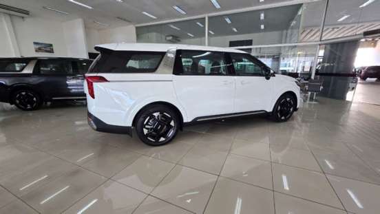 KIA-CARNIVAL-2024