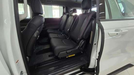 KIA-CARNIVAL-2024