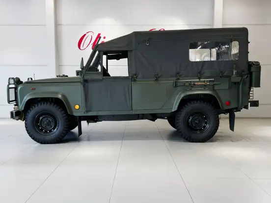 LAND ROVER-DEFENDER-2.5 COUNTY SW 110 4X4 TURBO DIESEL 4P MANUAL LAND ROVER-DEFENDER-2004