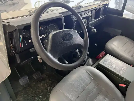 LAND ROVER-DEFENDER-2004