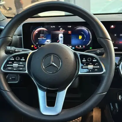 MERCEDES-BENZ-A 250-2020