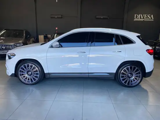 MERCEDES-BENZ-GLA 200-2025
