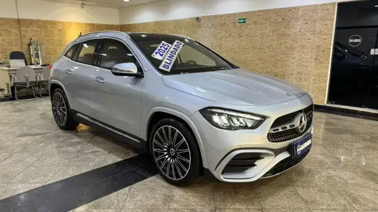 MERCEDES-BENZ-GLA 200-2024