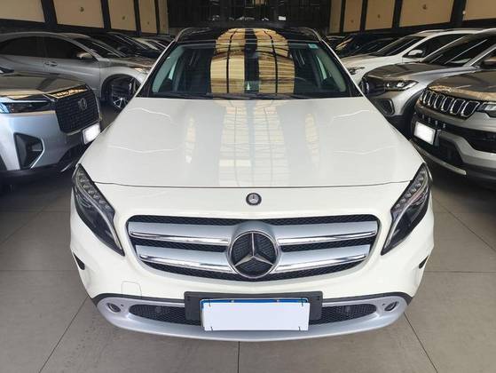 MERCEDES-BENZ GLA 200 1.6 CGI ENDURO 16V TURBO FLEX 4P AUTOMÁTICO