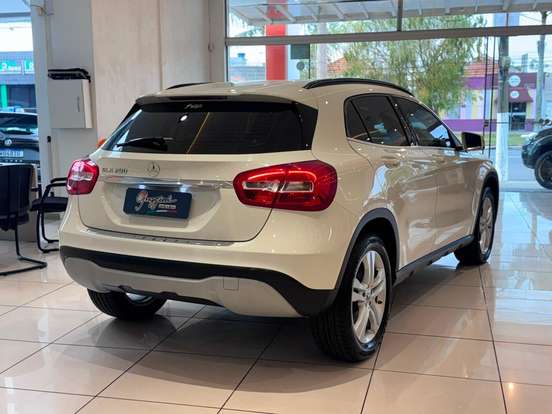 MERCEDES-BENZ-GLA 200-1.6 CGI FLEX STYLE 7G-DCT MERCEDES-BENZ-GLA 200-2018