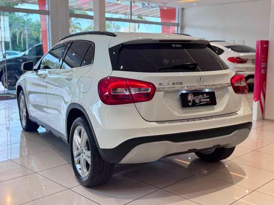 MERCEDES-BENZ-GLA 200-1.6 CGI FLEX STYLE 7G-DCT MERCEDES-BENZ-GLA 200-2018