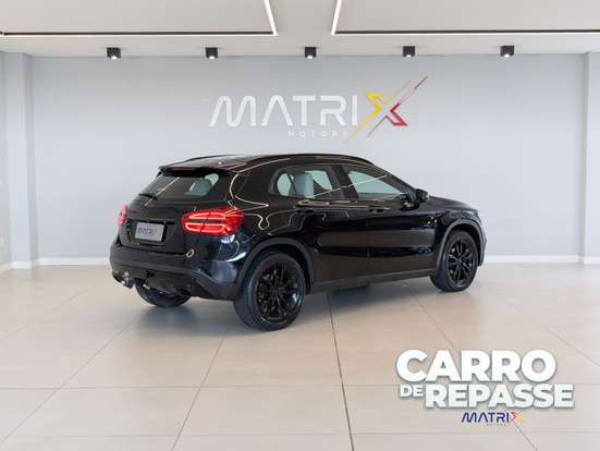 MERCEDES-BENZ-GLA 200-2015
