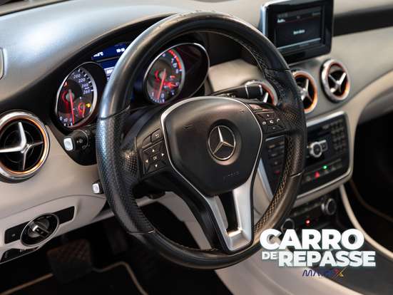 MERCEDES-BENZ-GLA 200-2015