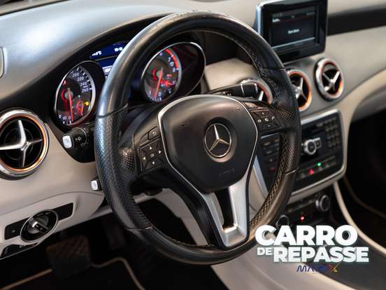 MERCEDES-BENZ-GLA 200-1.6 CGI STYLE 16V TURBO FLEX 4P AUTOMÁTICO MERCEDES-BENZ-GLA 200-2015
