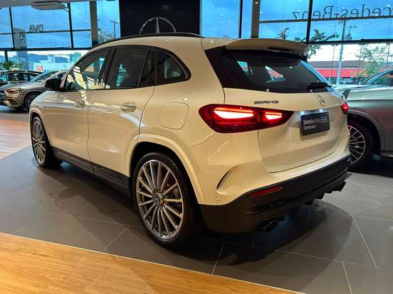 MERCEDES-BENZ-GLA 35 AMG-2.0 MHEV 4MATIC SPEEDSHIFT MERCEDES-BENZ-GLA 35 AMG-2024